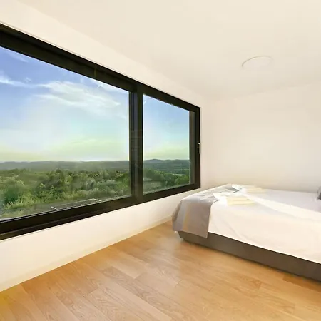 Casa Mano Mk By Istrialux Vila Roial