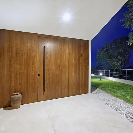 Casa Mano Mk By Istrialux Vila Roial
