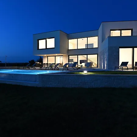 Casa Mano Mk By Istrialux Villa Roial