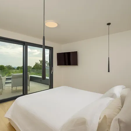 Casa Mano Mk By Istrialux Villa Roial
